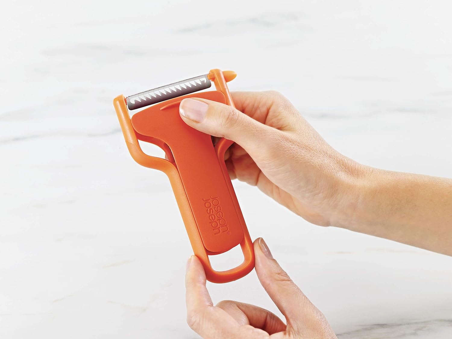 Joseph Joseph Safestore Julienne Peeler - Orange