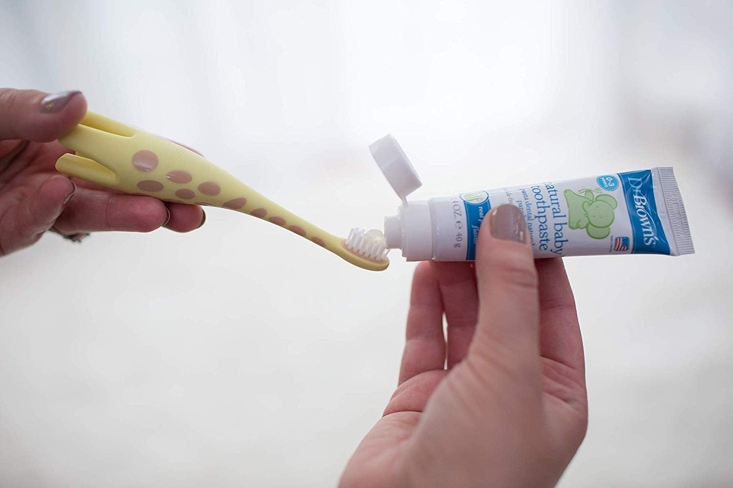 Dr. Brown's Infant-to-Toddler Training Toothbrush (1pc) - Giraffe