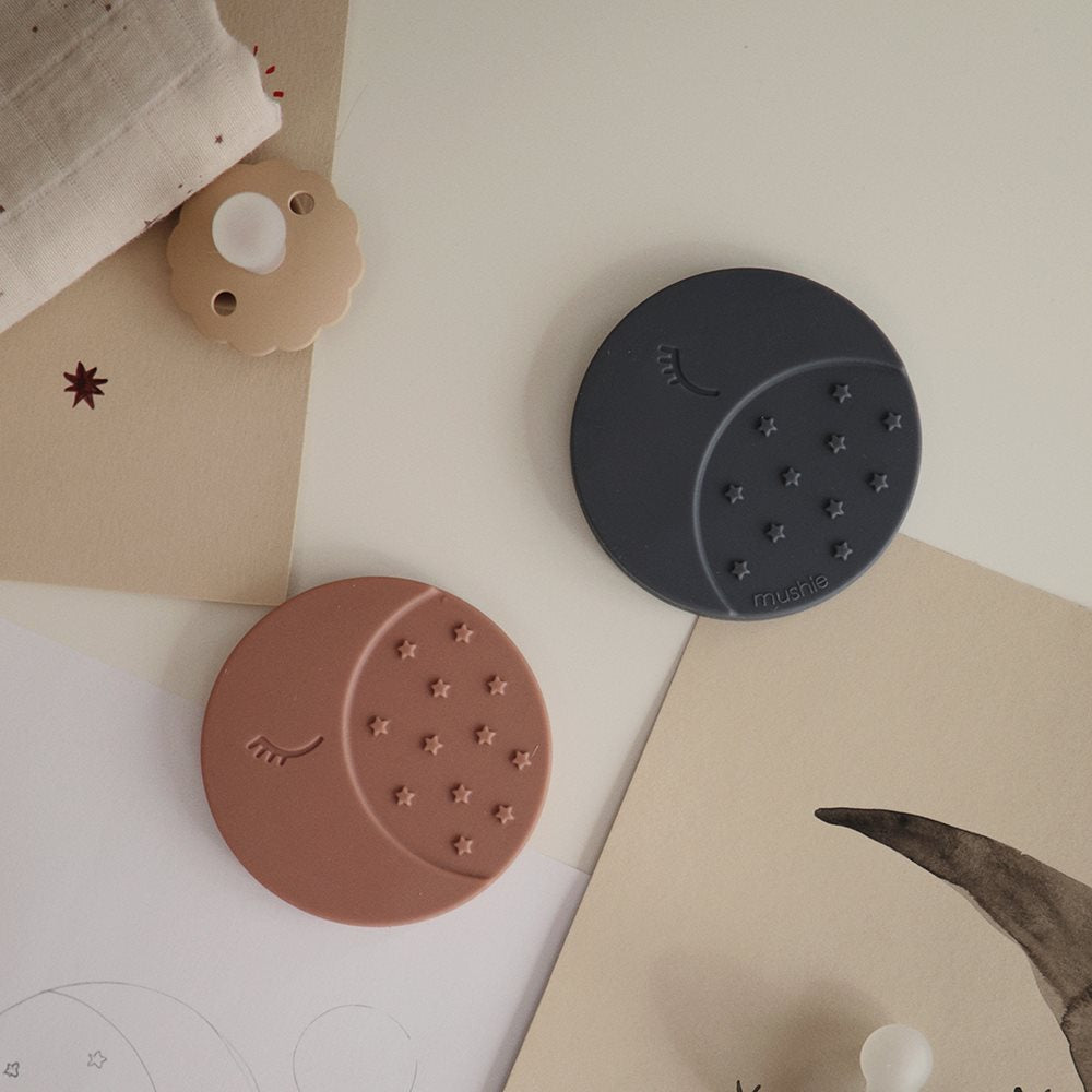 Mushie Silicone Moon Teether - Cloudy Mauve