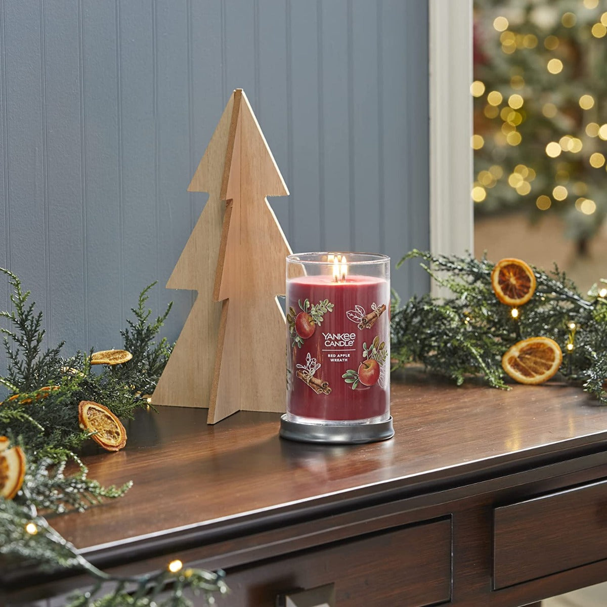Yankee Candle Signature Large Tumbler Candle, 2-wicks (20oz) - Red Apple Wreath