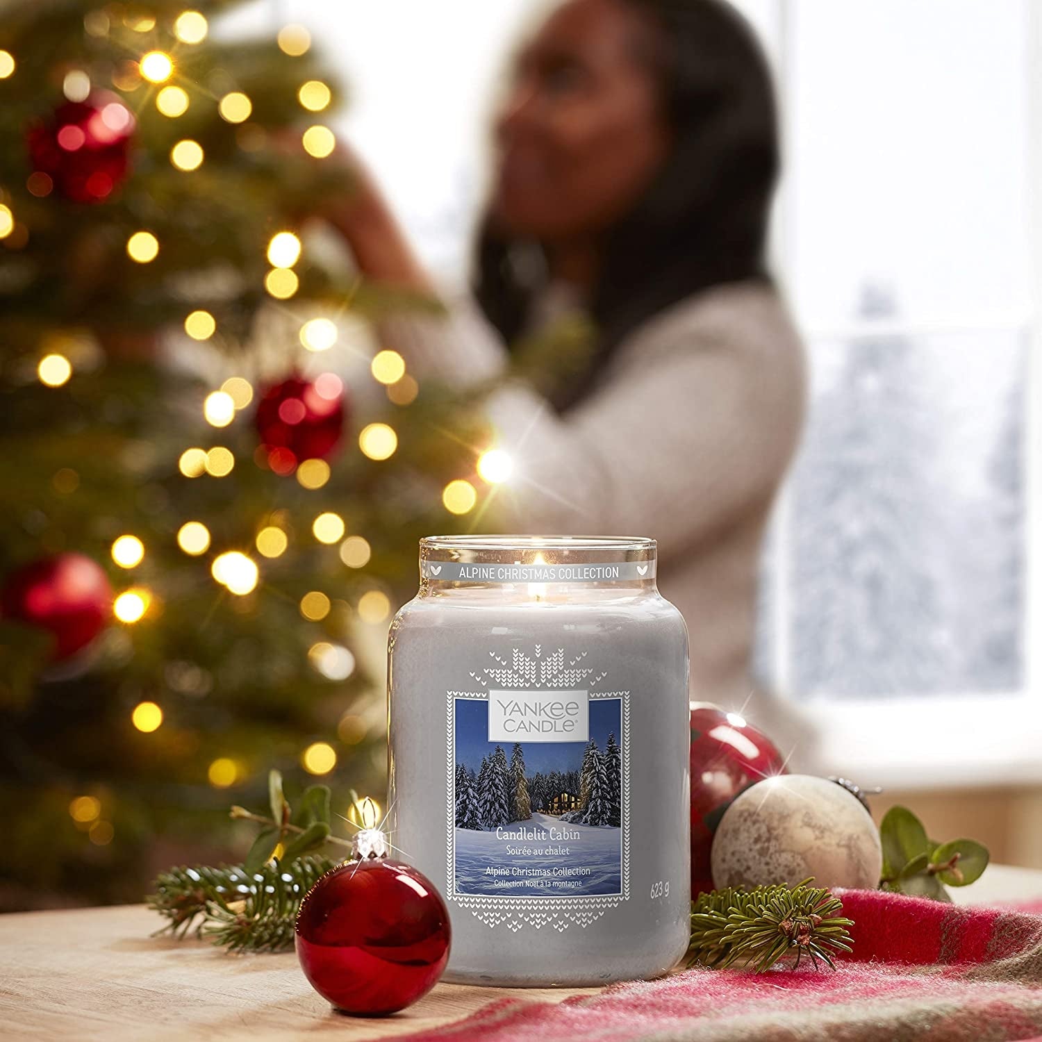 Yankee Candle Large Jar Candle (22oz) - Candlelit Cabin