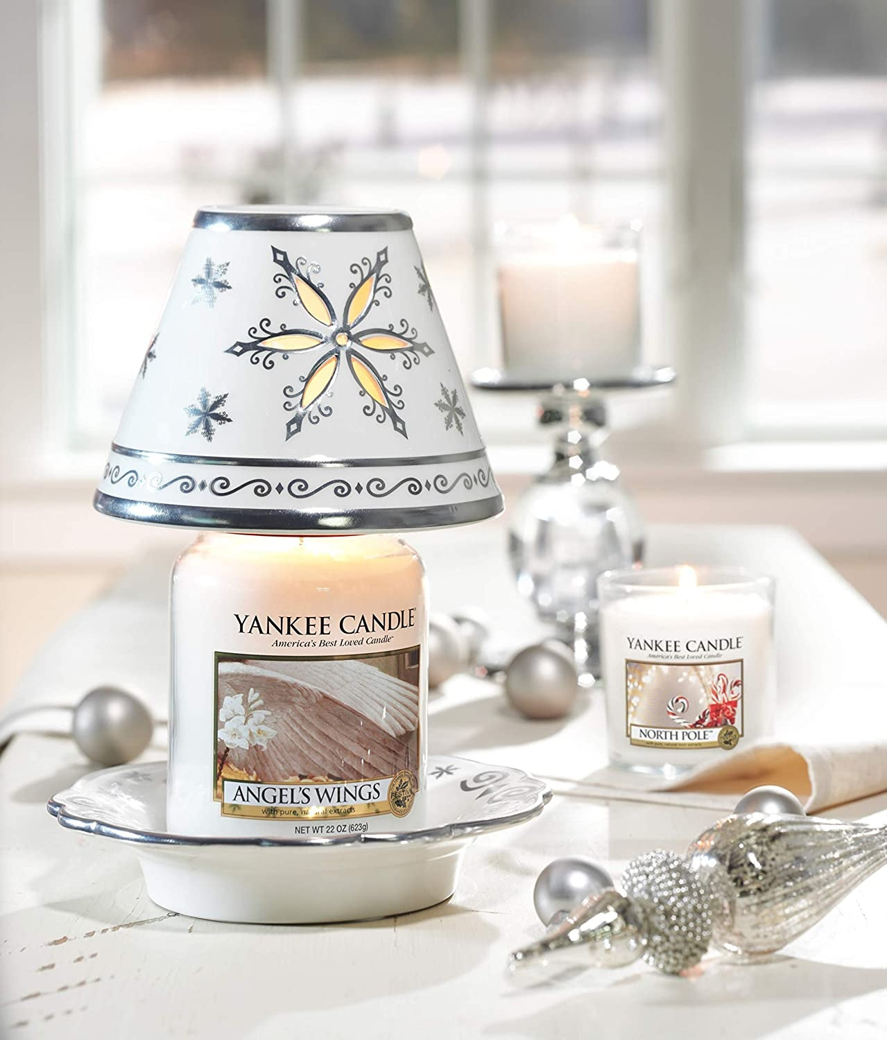 Yankee Candle Medium Jar Candle (14.5oz) - Angel's Wings