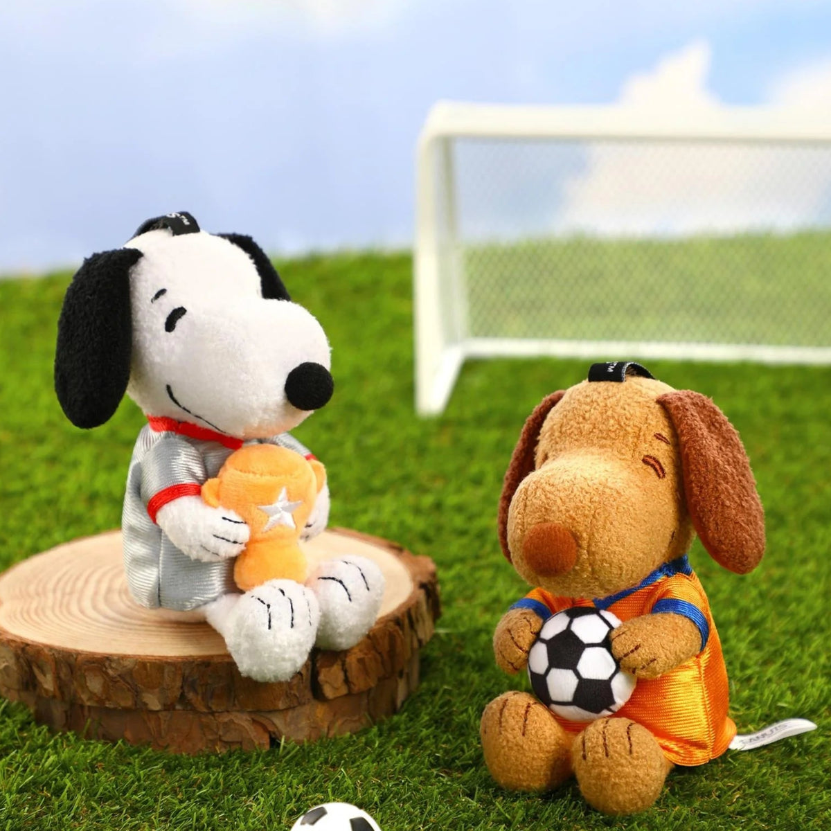 Peanuts x VIPO Snoopy Plush Keychain Blind Box, 1pk (Soccer Series)