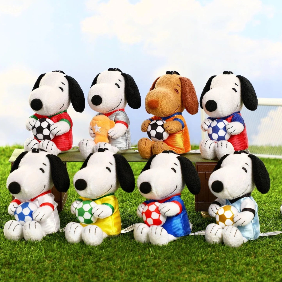 Peanuts x VIPO Snoopy Plush Keychain Blind Box, 1pk (Soccer Series)