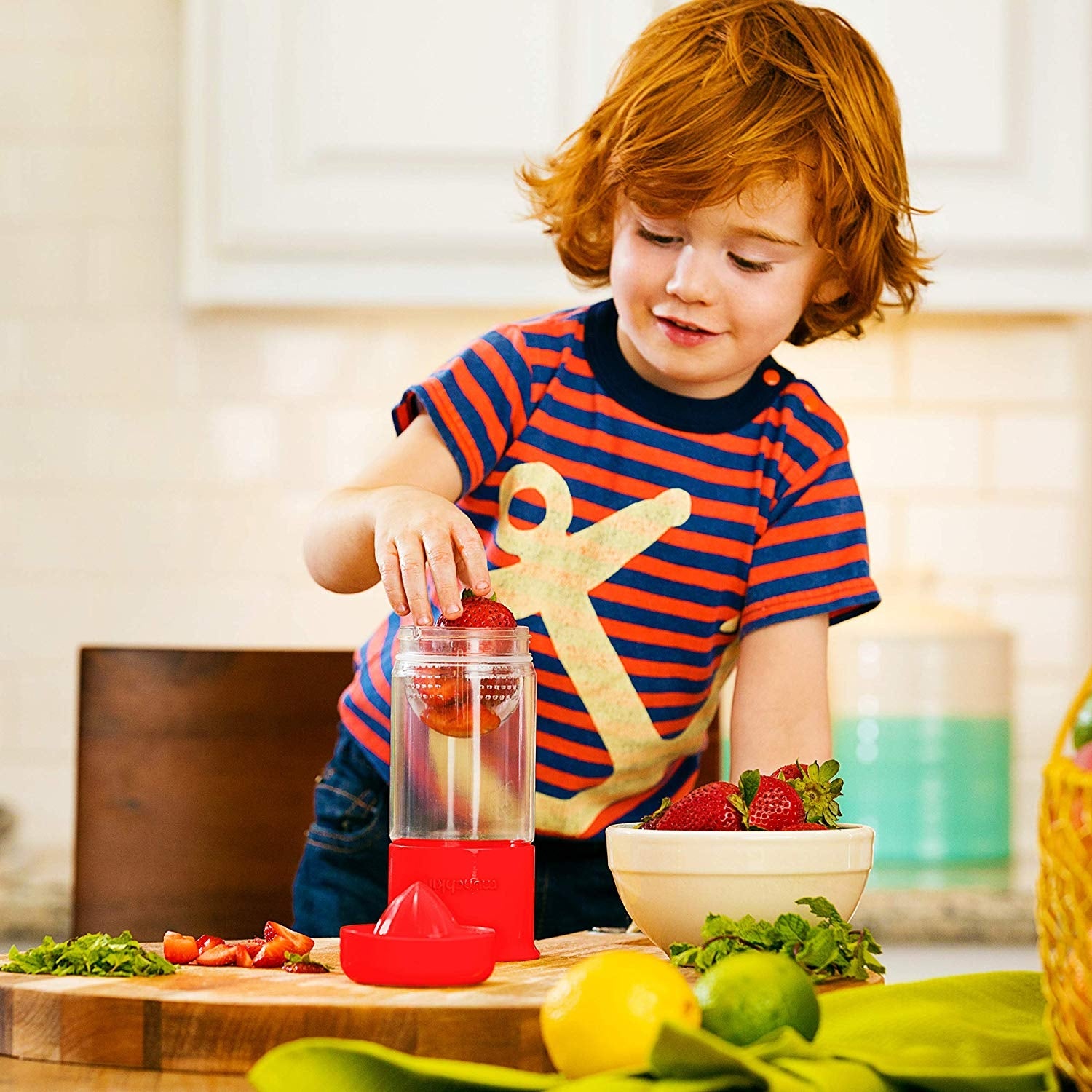 Munchkin Miracle 360° Fruit Infuser Toddler Spill-Proof Cup, 14oz (3 Colours) - Pupsik Singapore