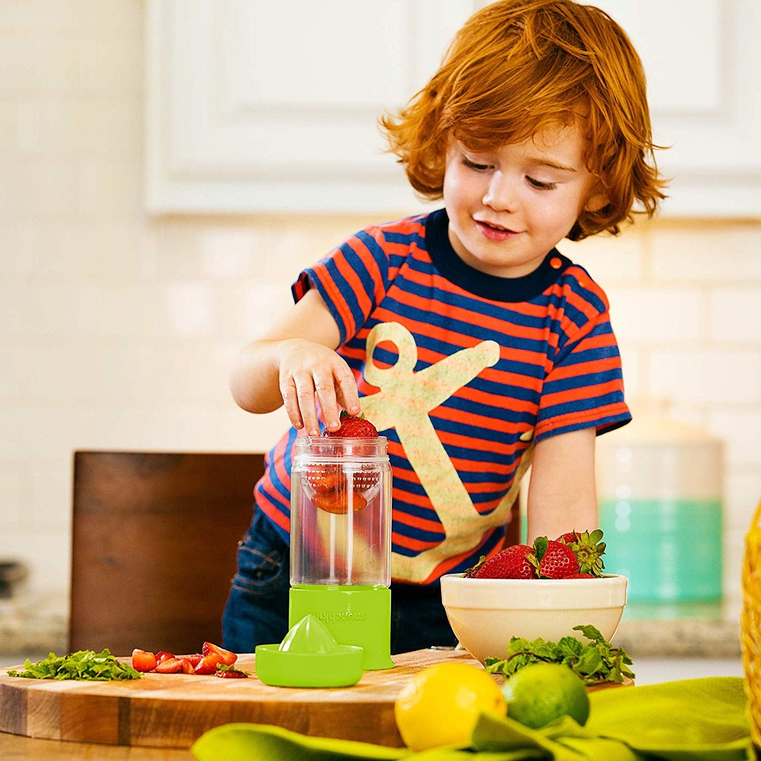 Munchkin Miracle 360° Fruit Infuser Toddler Spill-Proof Cup, 14oz (3 Colours) - Pupsik Singapore