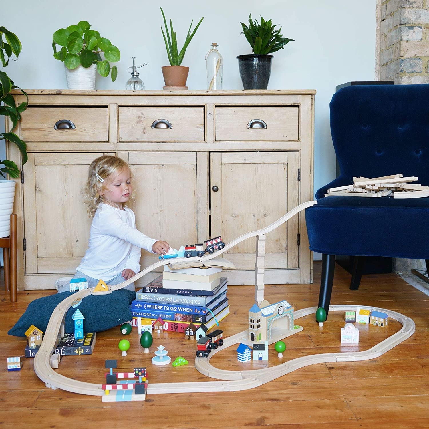 Le Toy Van Train (2 Colours)