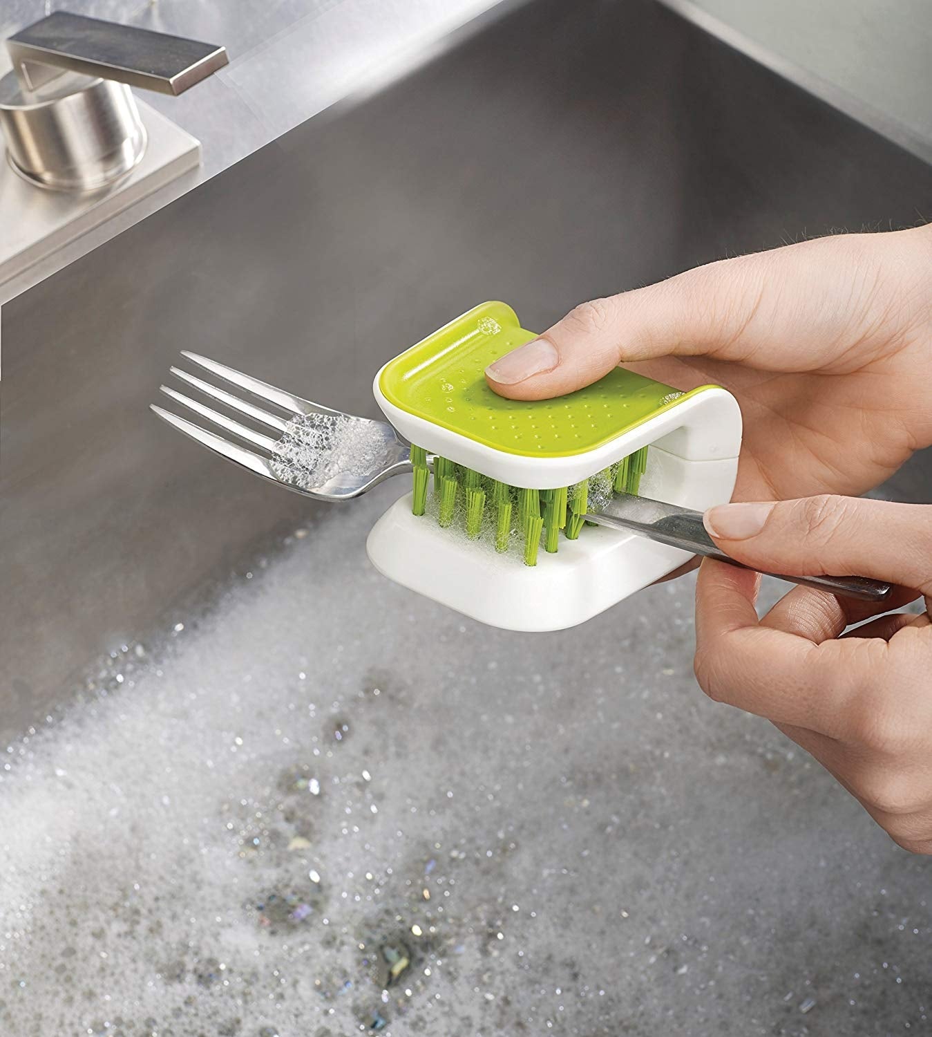 Joseph Joseph BladeBrush Kinfe & Cutlery Cleaning Brush - Green