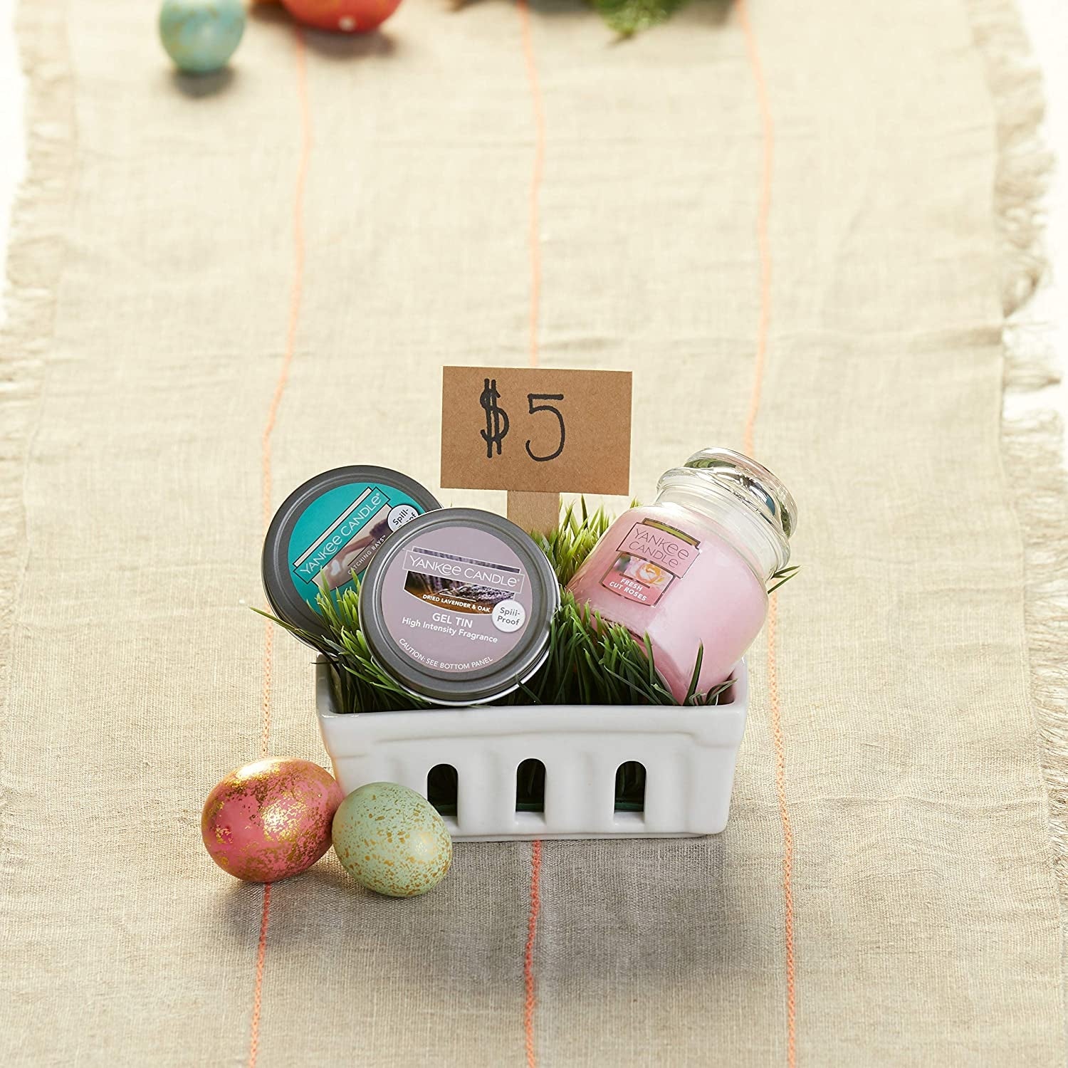 Yankee Candle Small Jar Candle (3.7oz) - Fresh Cut Roses