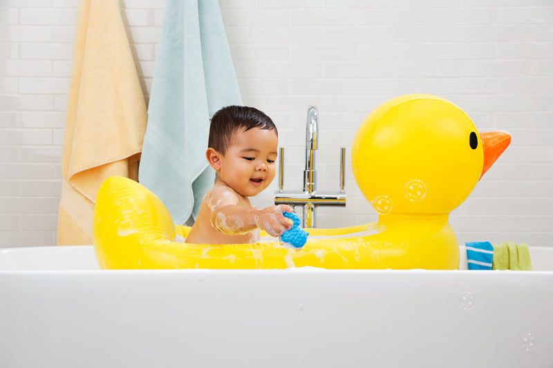 Munchkin White Hot Inflatable Duck Bath Tub