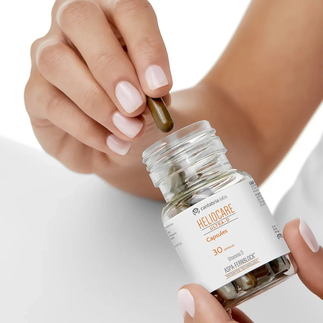 Heliocare Oral Ultra D Capsules Sunscreen, EU (30 caps) - Exp 02/28 - Pupsik Singapore