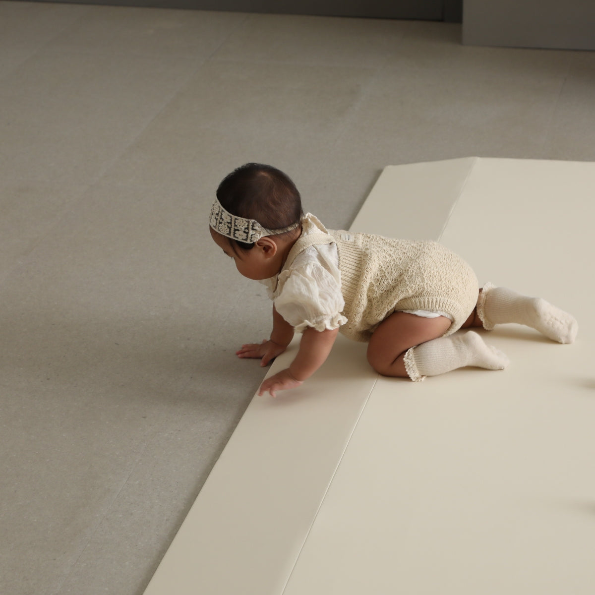 Creamhaus Slide FREE Folding Playmat (210x140x4cm) - Cream