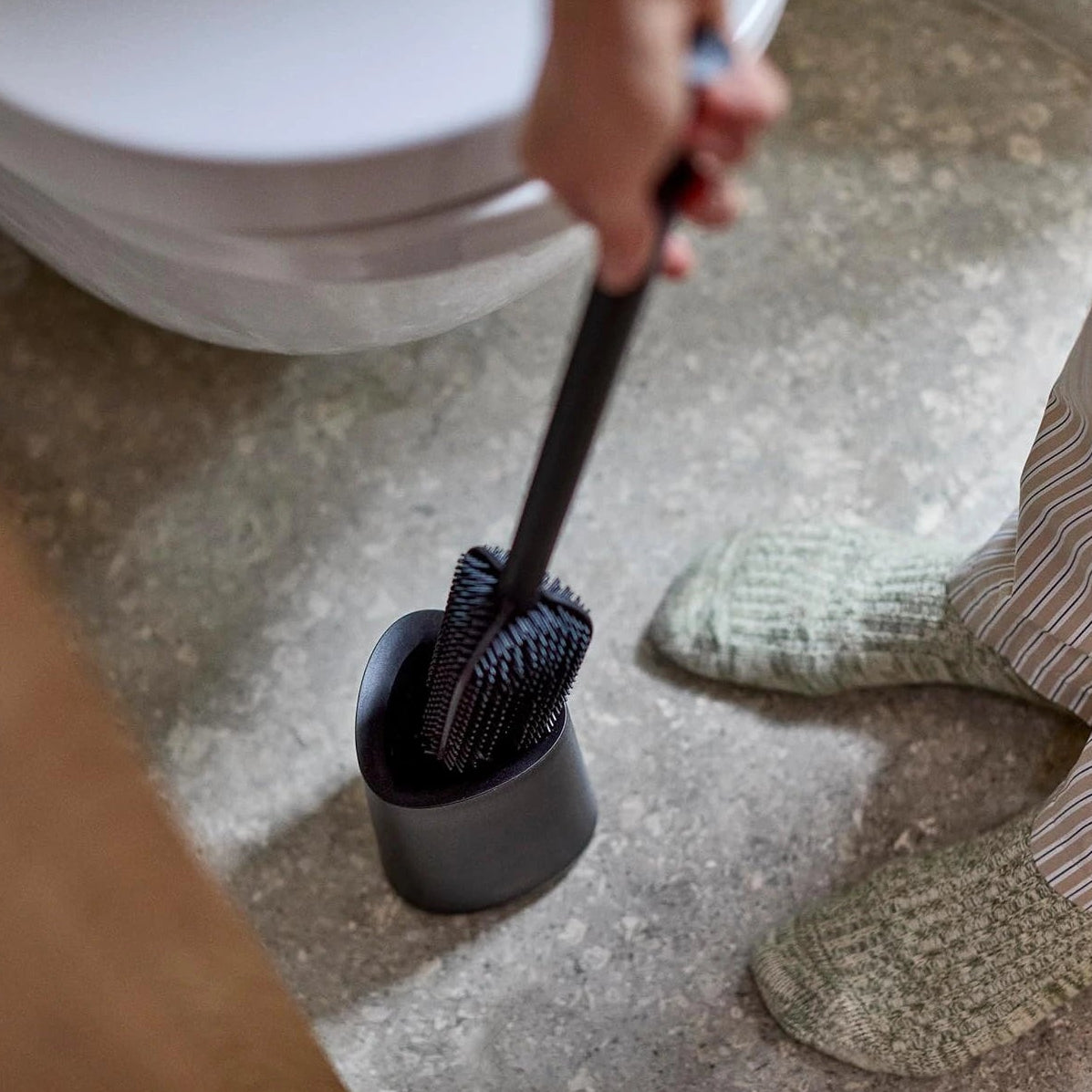Joseph Joseph Flex™ 360 Lite Matt Toilet Brush (2 Colors)