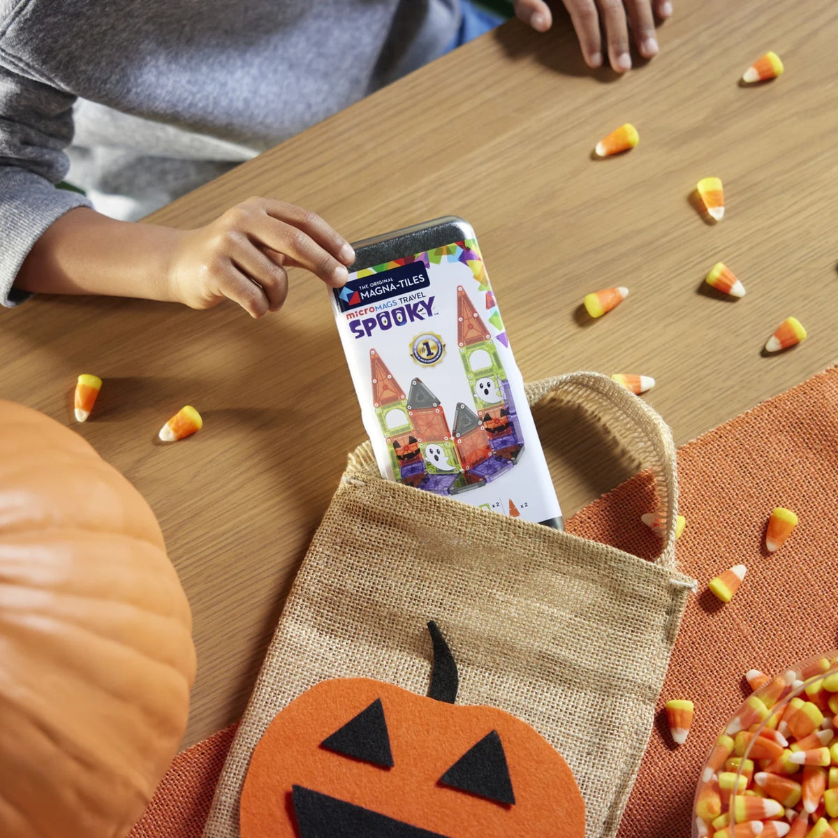 Magna-Tiles microMAGS Spooky Travel Set, 24pcs - Pupsik Singapore