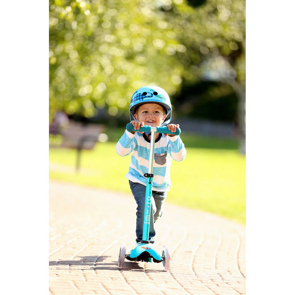 Micro Mini Deluxe Scooter (4 Colors)