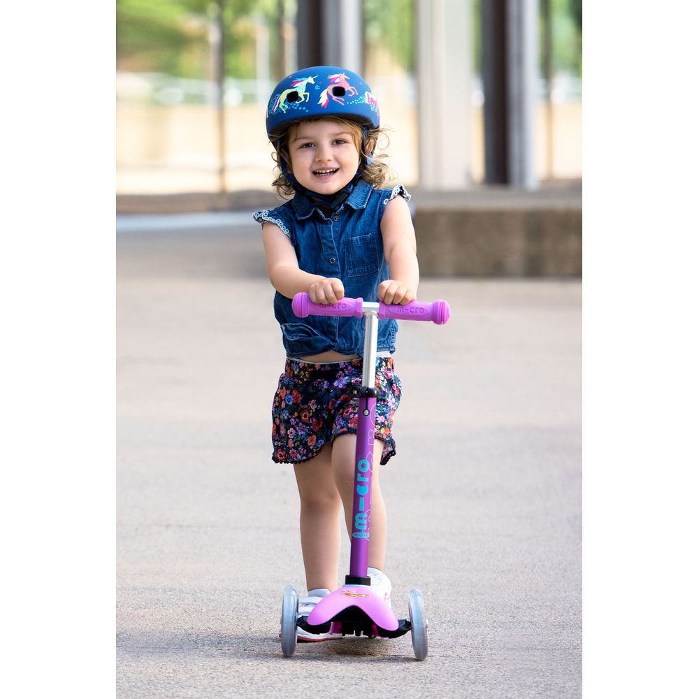 Micro Mini Deluxe Scooter (3 Colors)