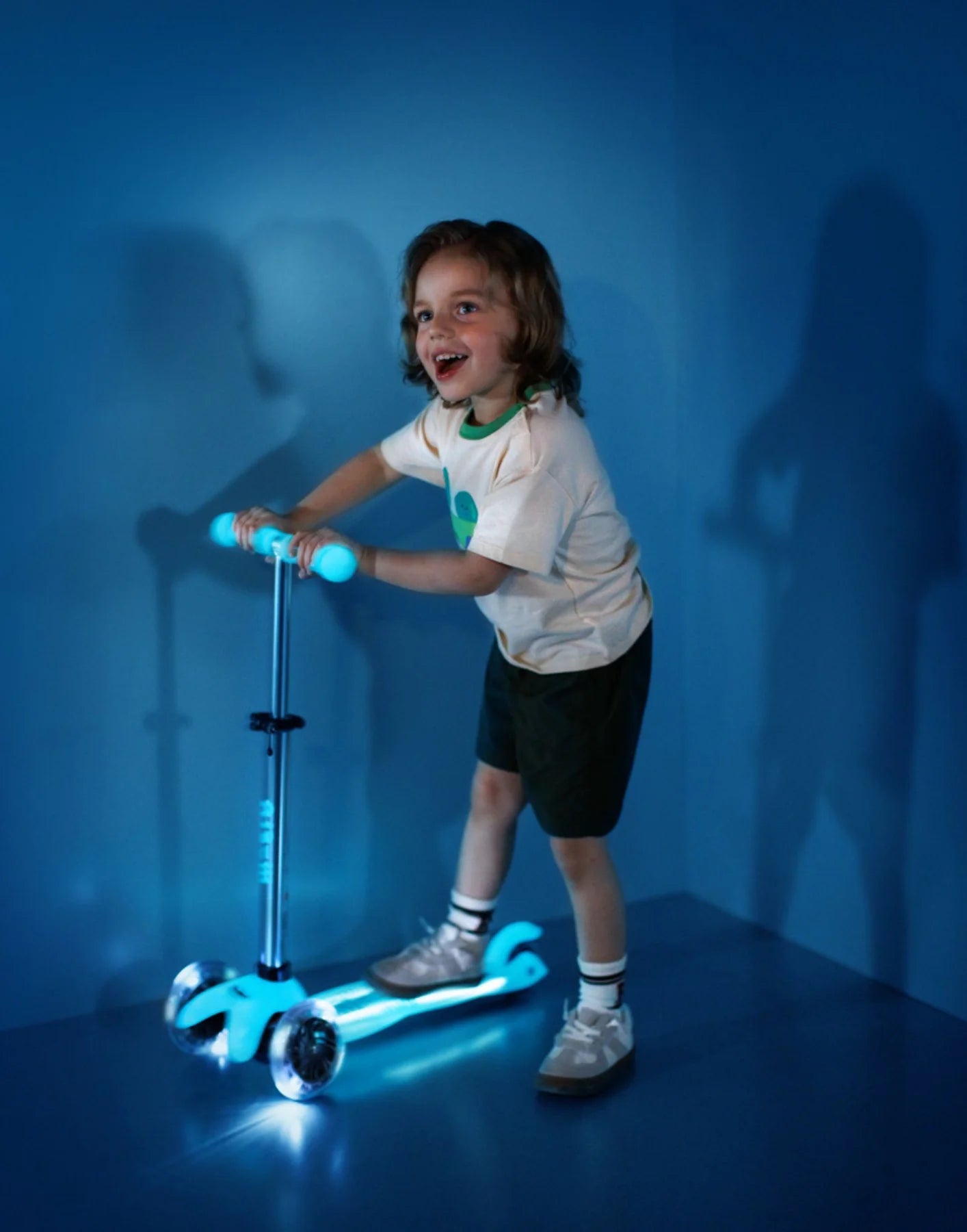 Micro Mini Deluxe Glow LED Plus Scooter (LED Wheels + Deck) - Glacier Aqua