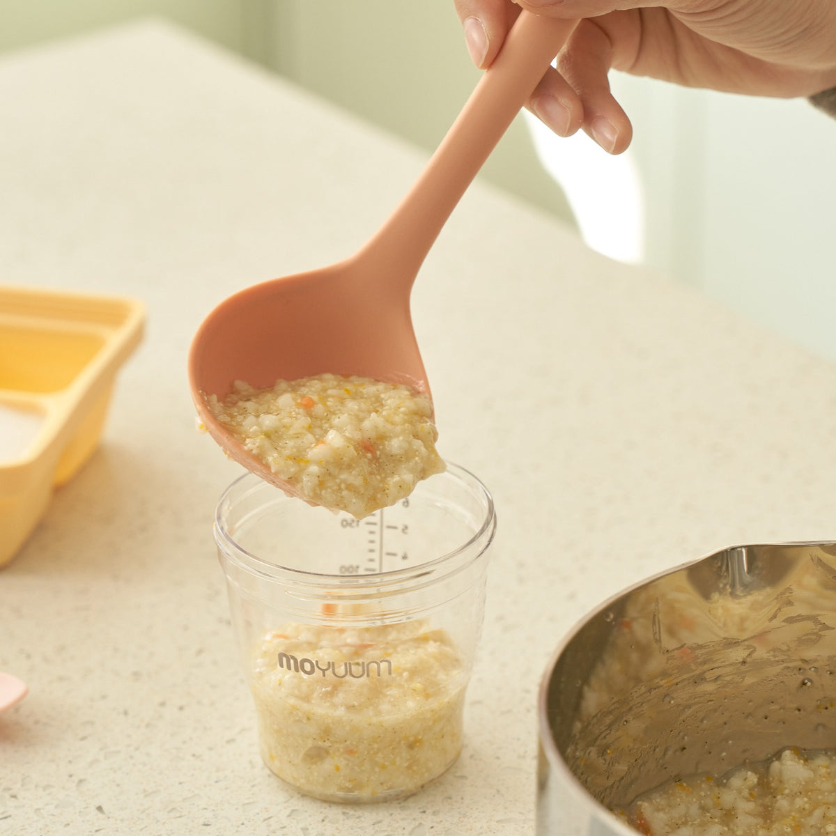 Moyuum Silicone Baby Food Ladle, 1pc (3 Colors)