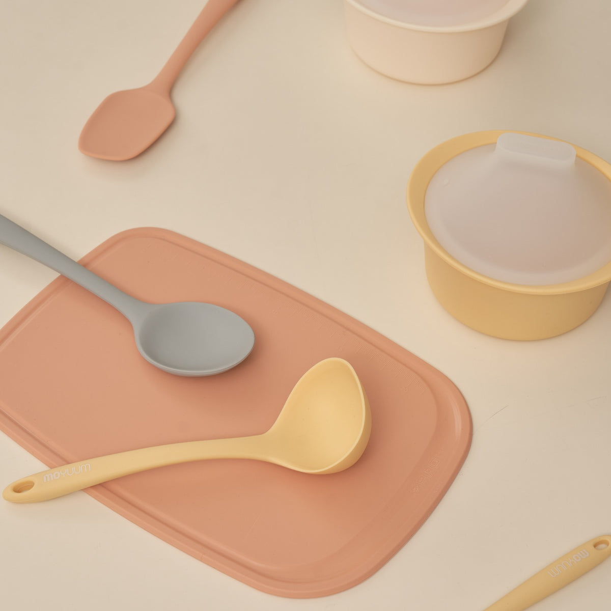 Moyuum Silicone Baby Food Ladle, 1pc (3 Colors)