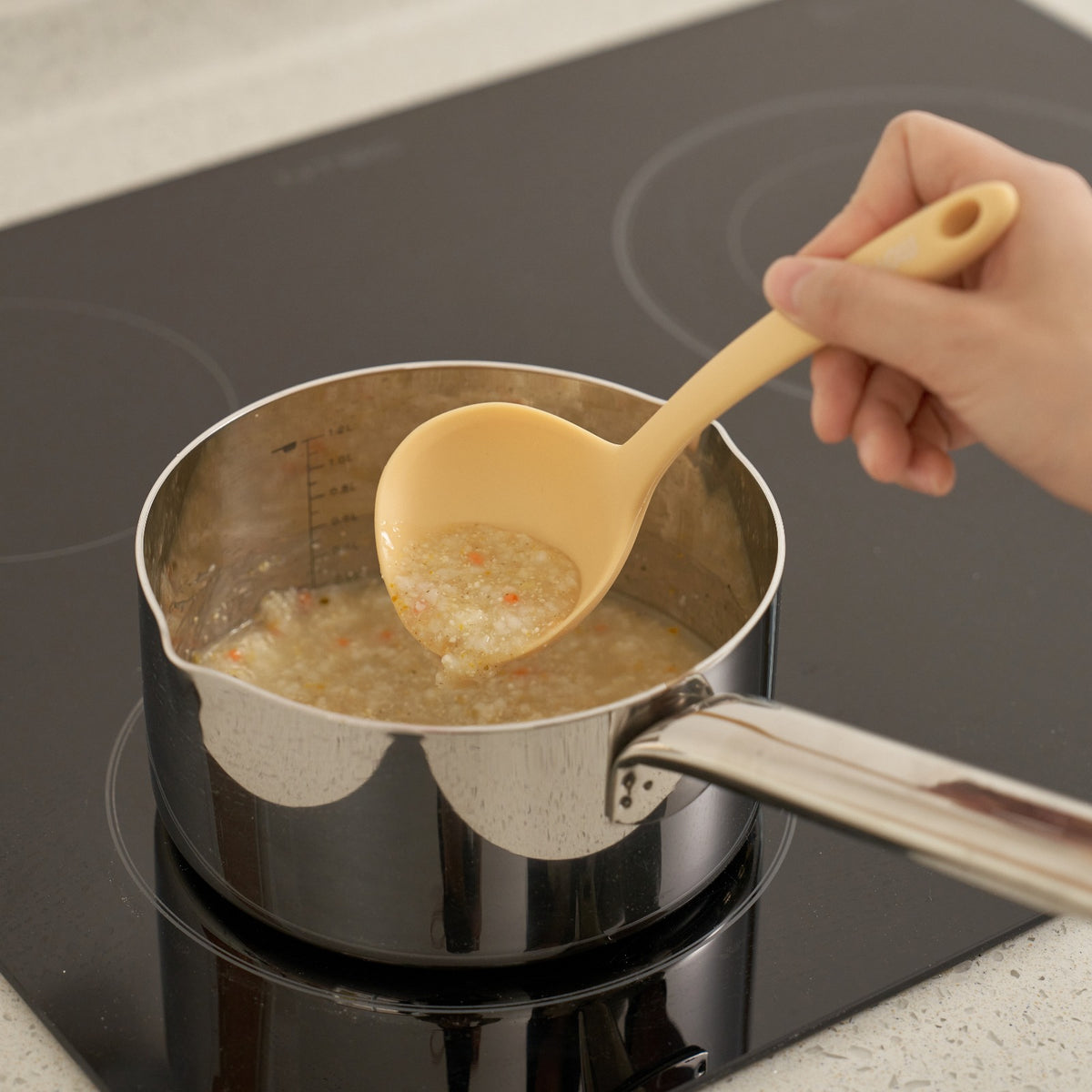 Moyuum Silicone Baby Food Ladle, 1pc (3 Colors)