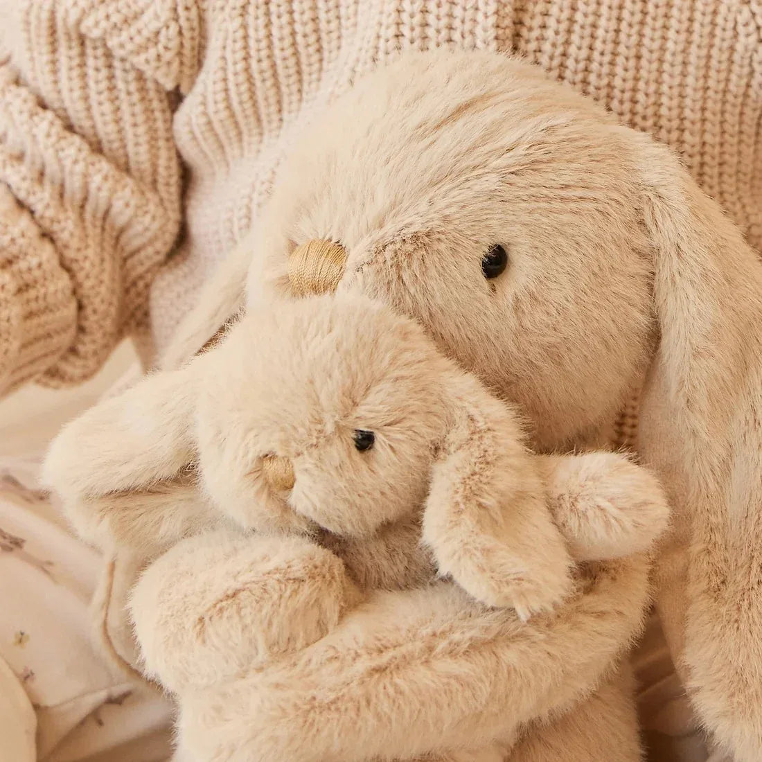 Snuggle Bunnies Frankie The Hugging Bunny Soft Toy (2 Colors) - Pupsik Singapore