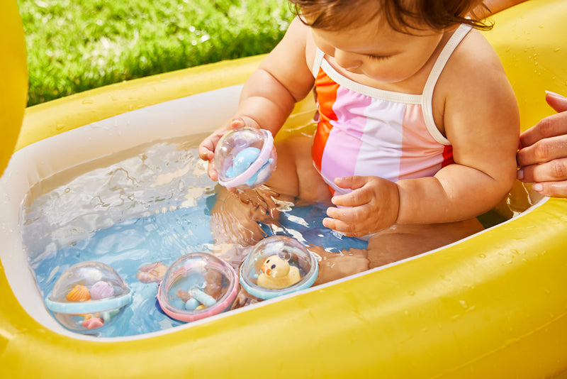 Munchkin White Hot Inflatable Duck Bath Tub