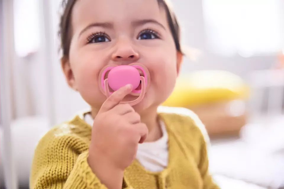 Philips Avent Ultra Air Pacifier, 2pk - 6-18M (14 Designs)
