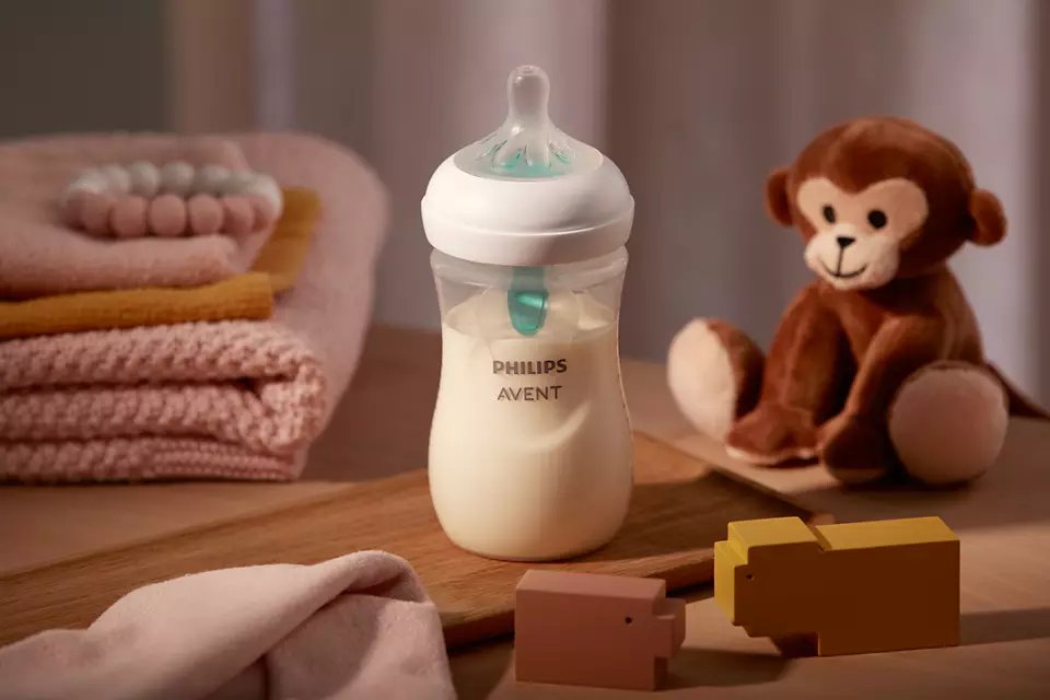 Philips Avent Natural Response Baby Bottle with Airfree Vent, 260ml (1pk) - 3 Designs