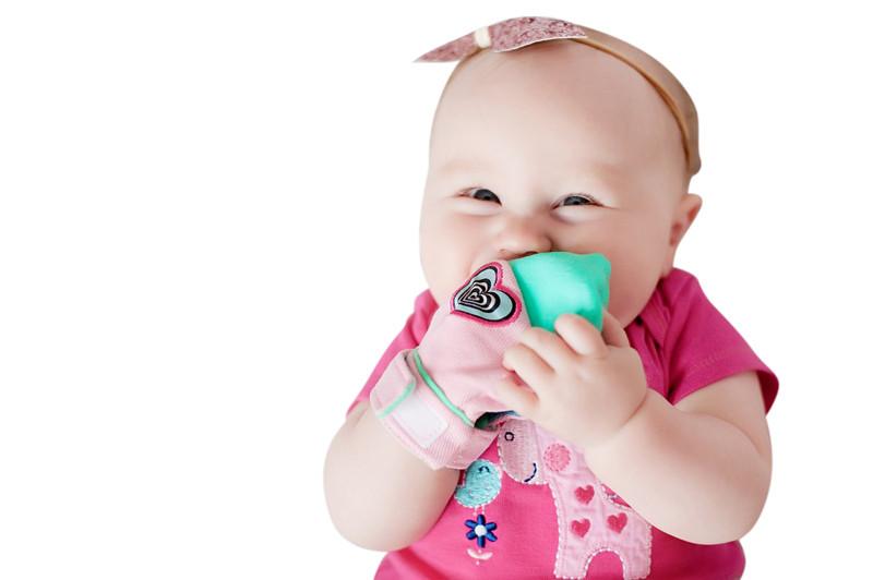 Yummy Mitt Glow-in-the-Dark Teething Mitten - Pink & Turquoise