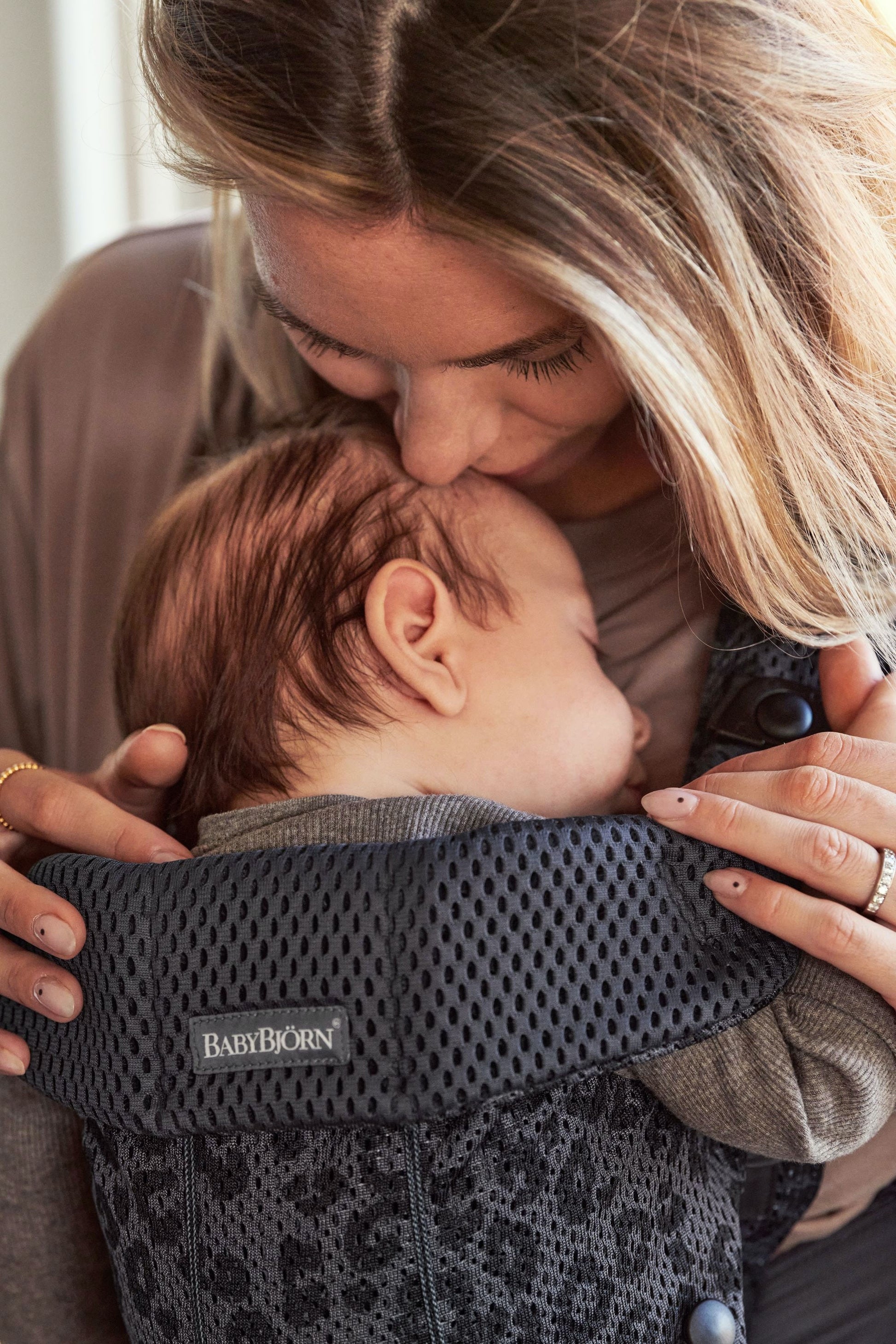 Baby Bjorn Mini Mesh Baby Carrier (2 Colours) - Pupsik Singapore