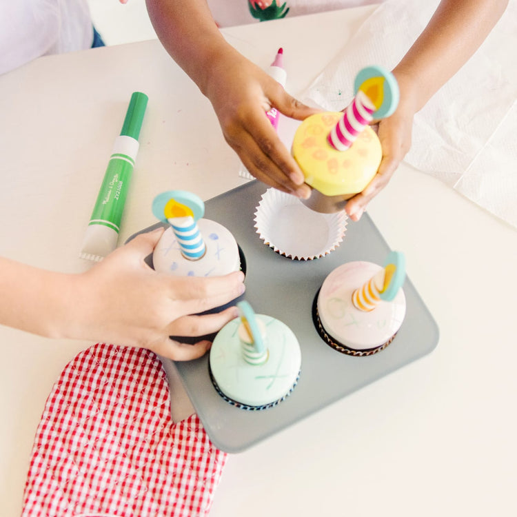 Melissa & Doug Bake & Decorate Cupcake Set
