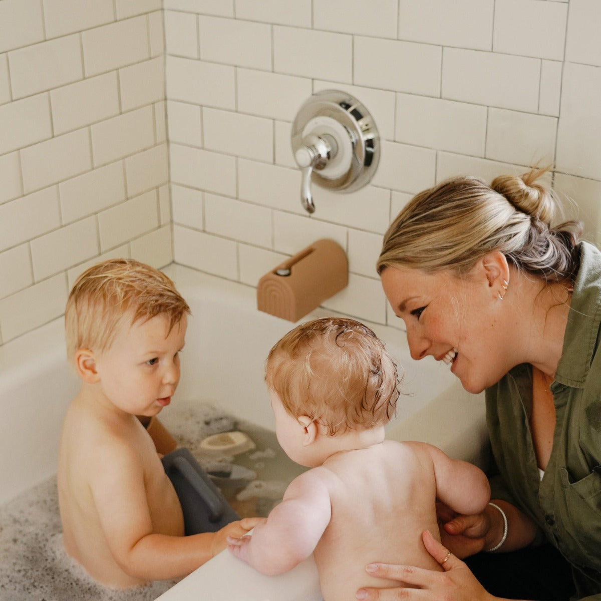 Mushie Baby Bathe Rinse Cup (3 Colors)