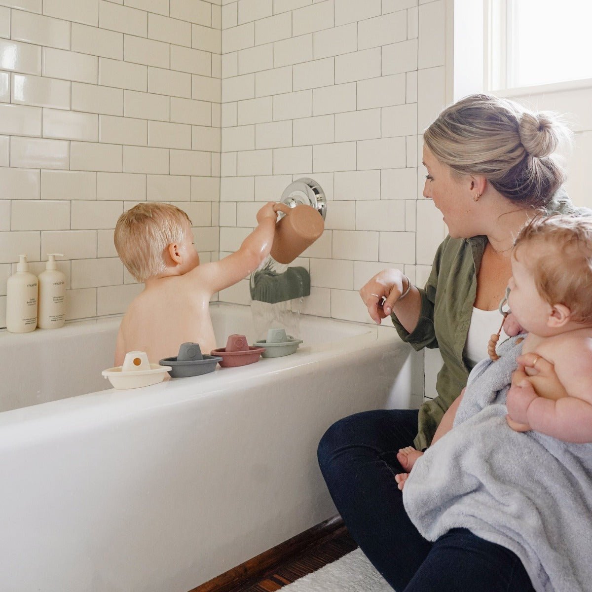 Mushie Baby Bathe Rinse Cup (3 Colors)