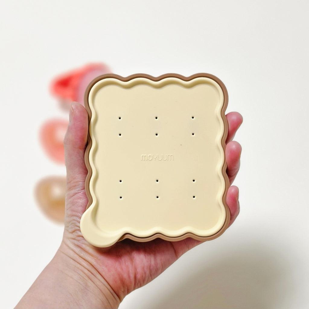 Moyuum Easy Pop Fruit Feeder Cube Ice Tray - Pupsik Singapore