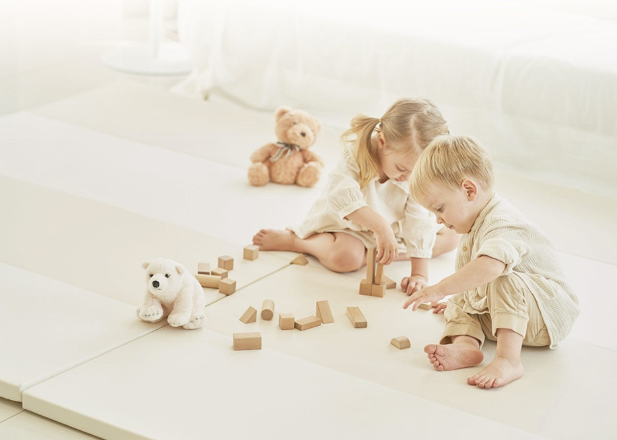 Caraz Secret Wide Folding Playmat, 140 x 200cm (7 Colors)