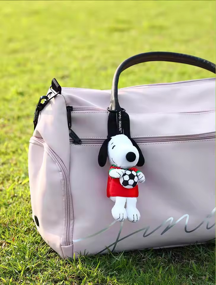 Peanuts x VIPO Snoopy Plush Keychain Blind Box, 1pk (Soccer Series)