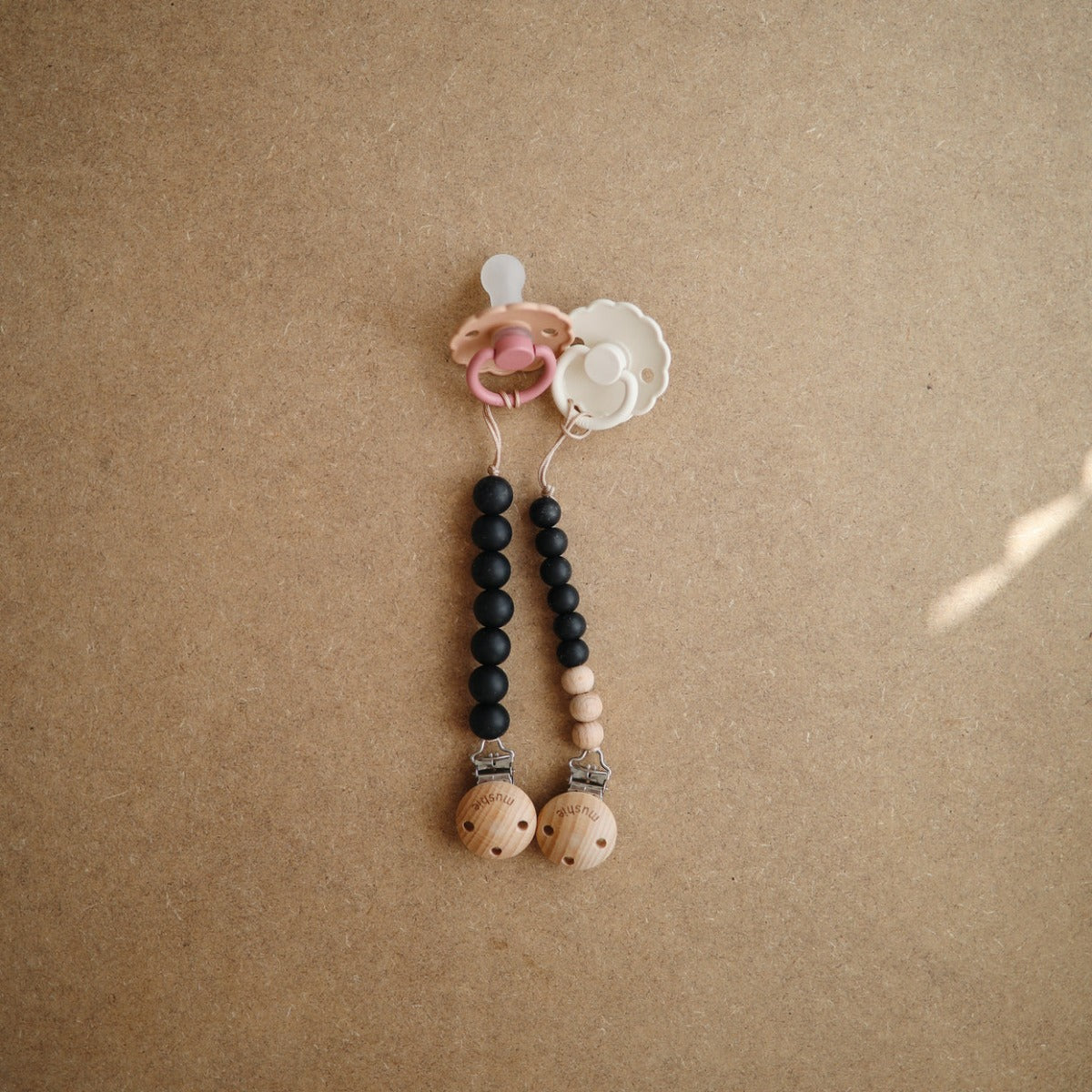 Mushie Pacifier Clip, Halo (3 Colors) - Pupsik Singapore