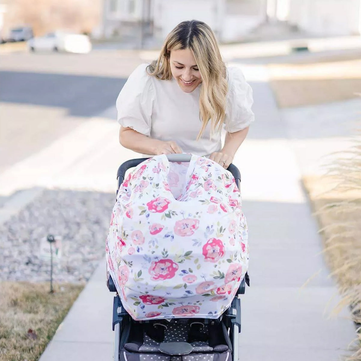 Bebe Au Lait 5 in 1 Nursing Cover w/ Reusable Nursing Pads - Floral Pop