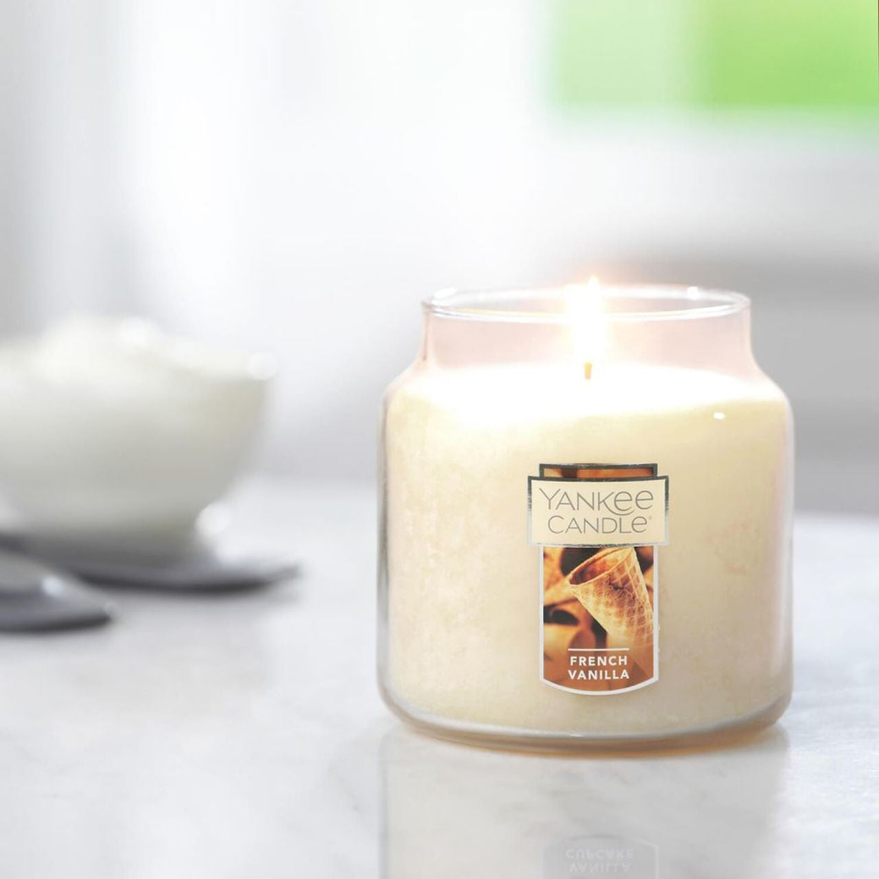 Yankee Candle Medium Jar Candle (14.5oz) - French Vanilla