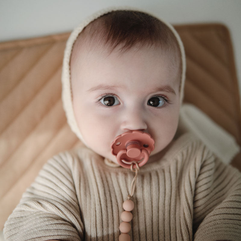 FRIGG Daisy Latex Baby Pacifiers, 1pk – Dusty Rose (2 Sizes)