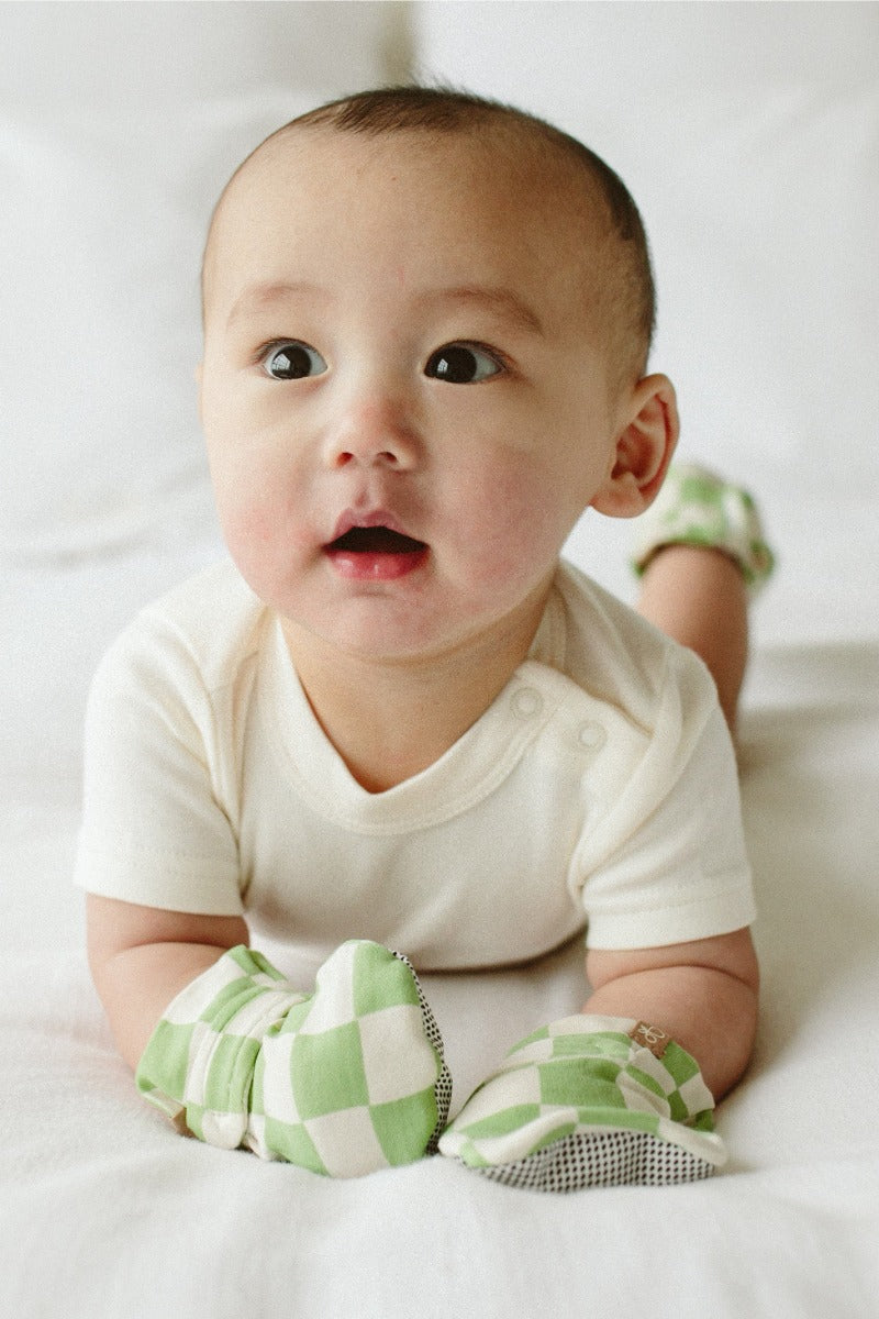[Gift Box] Goumi Bamboo & Organic Cotton Baby Mittens (2pk) - Matcha & Cabana Green (2 Sizes)