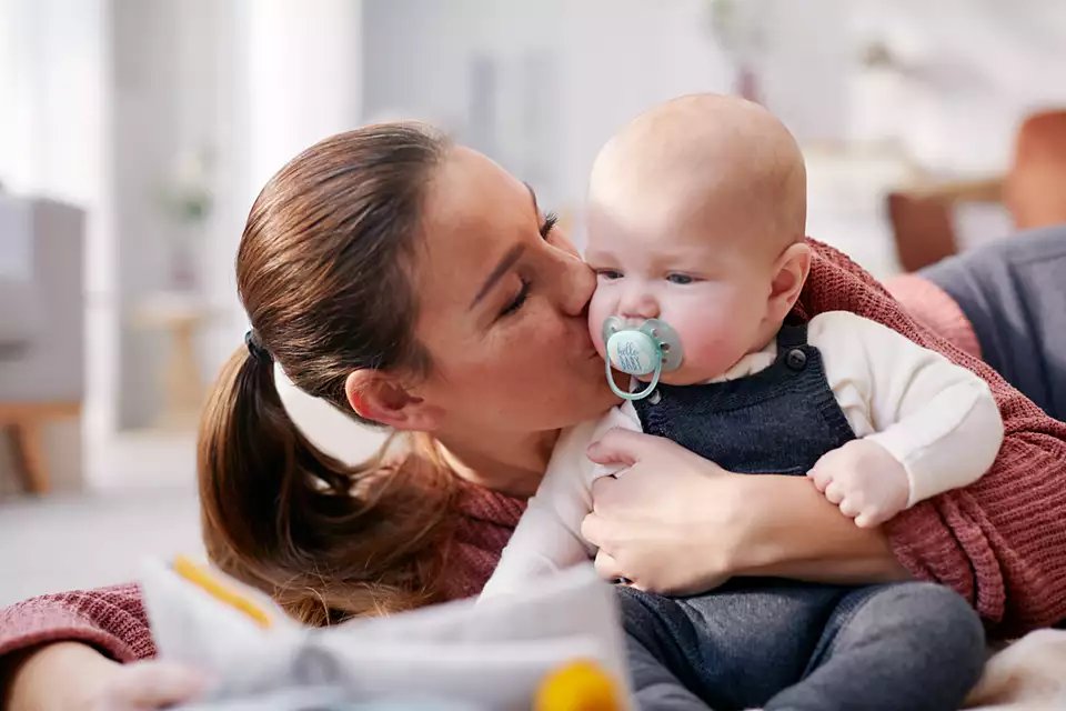 Philips Avent Ultra Soft Pacifiers, 2pk - 0-6M (2 Designs)