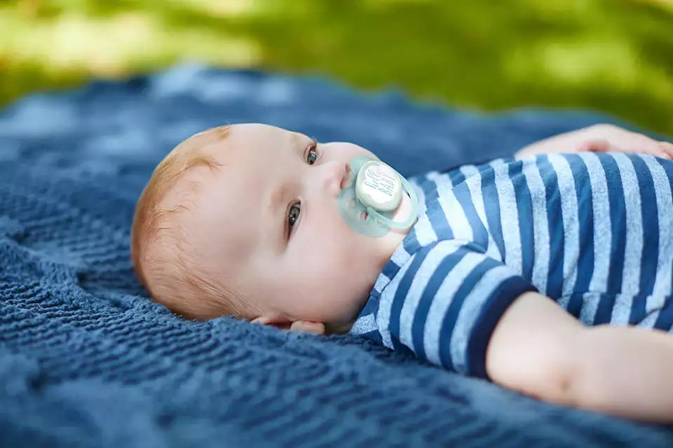 Philips Avent Ultra Soft Pacifiers, 2pk - 0-6M (2 Designs)