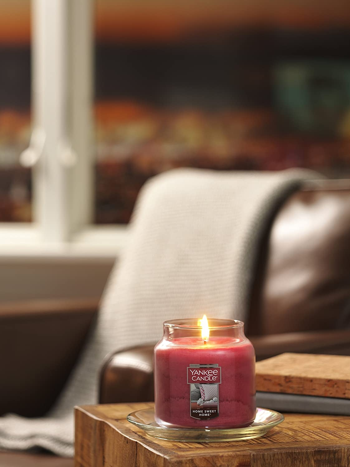 Yankee Candle Medium Jar Candle (14.5oz) - Home Sweet Home