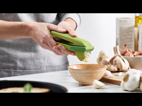 Joseph Joseph CleanForce Garlic Press - Green