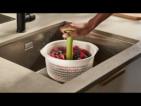 Joseph Joseph Spindola Green In-sink Salad-spinning Colander