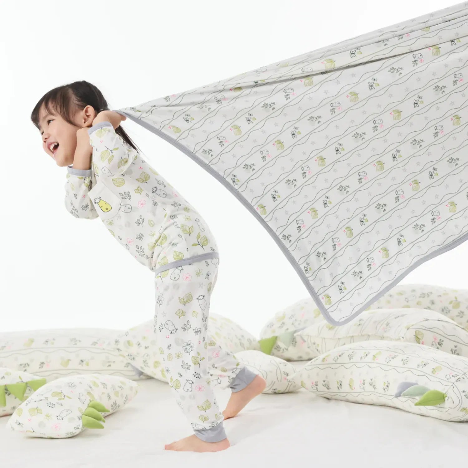 Baa Baa Sheepz Single Layer Blanket (80x100cm) (28 Designs) - Pupsik Singapore