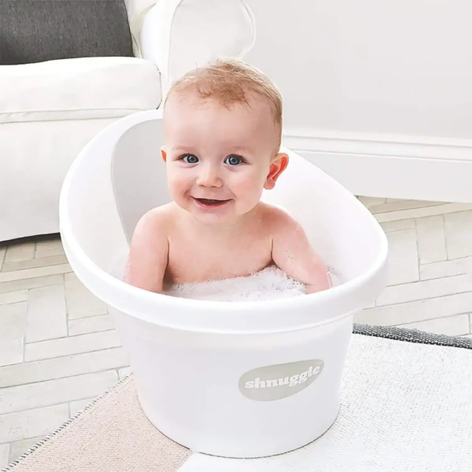 Shnuggle Baby Bath Tub with Plug & Foam Backrest (2 Colors) - Pupsik Singapore