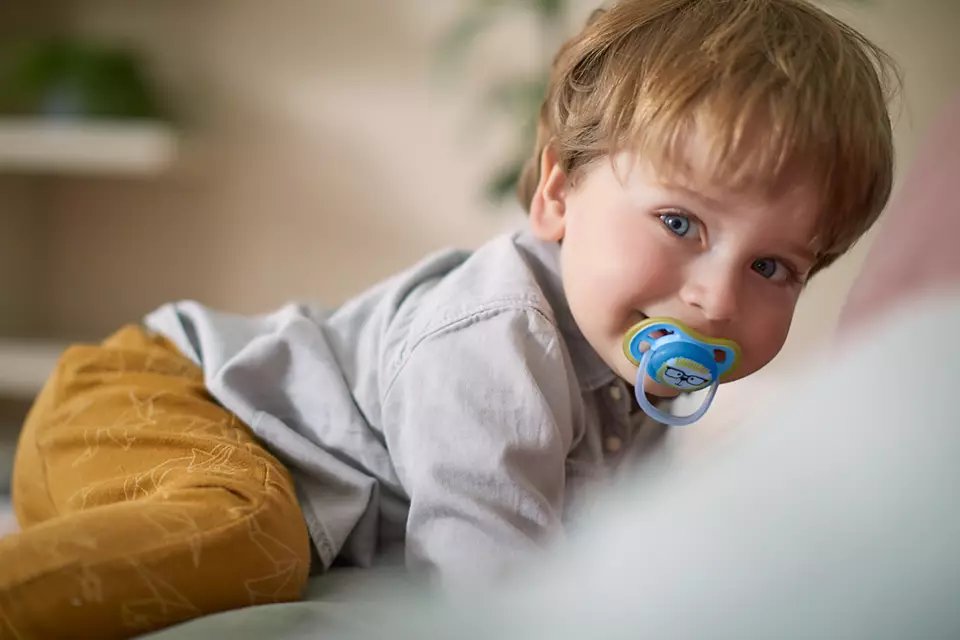 Philips Avent Ultra Air Pacifier, 2pk - 18M+ (4 Designs) - Pupsik Singapore