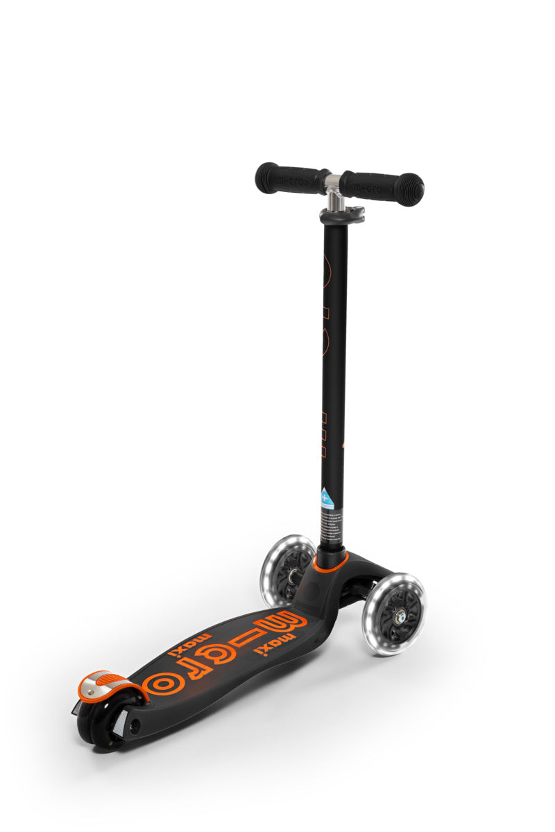 Micro Maxi Deluxe Scooter (LED Wheels) (2 Colours)